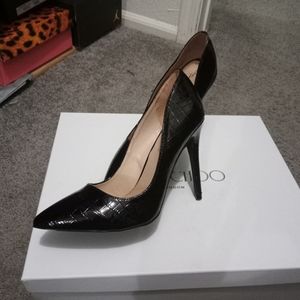Women's Black Textured Heels